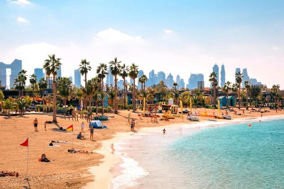 Słoneczne wakacje plaża