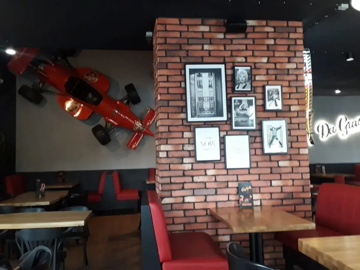 City Rock Katowice elewacja wejście