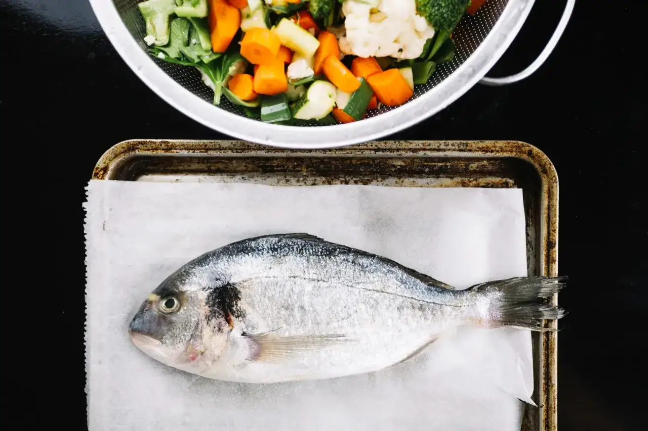 Gotowanie ryby na parze i w wodzie