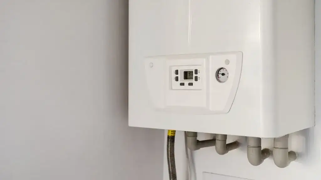 wymiana bojlera elektrycznego i gazowego porównanie