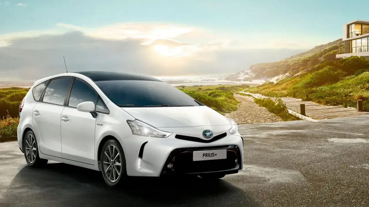 Zdjęcie Toyota Prius Plus ile osobowy - czy to idealny rodzinny minivan?