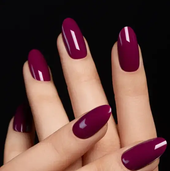 Zdjęcie Jak malować pod same skórki, aby uniknąć bałaganu i uzyskać perfekcję