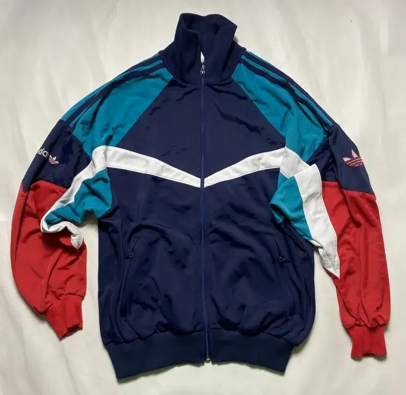 Zdjęcie Jak sprawdzić czy bluza adidas jest oryginalna i uniknąć oszustwa