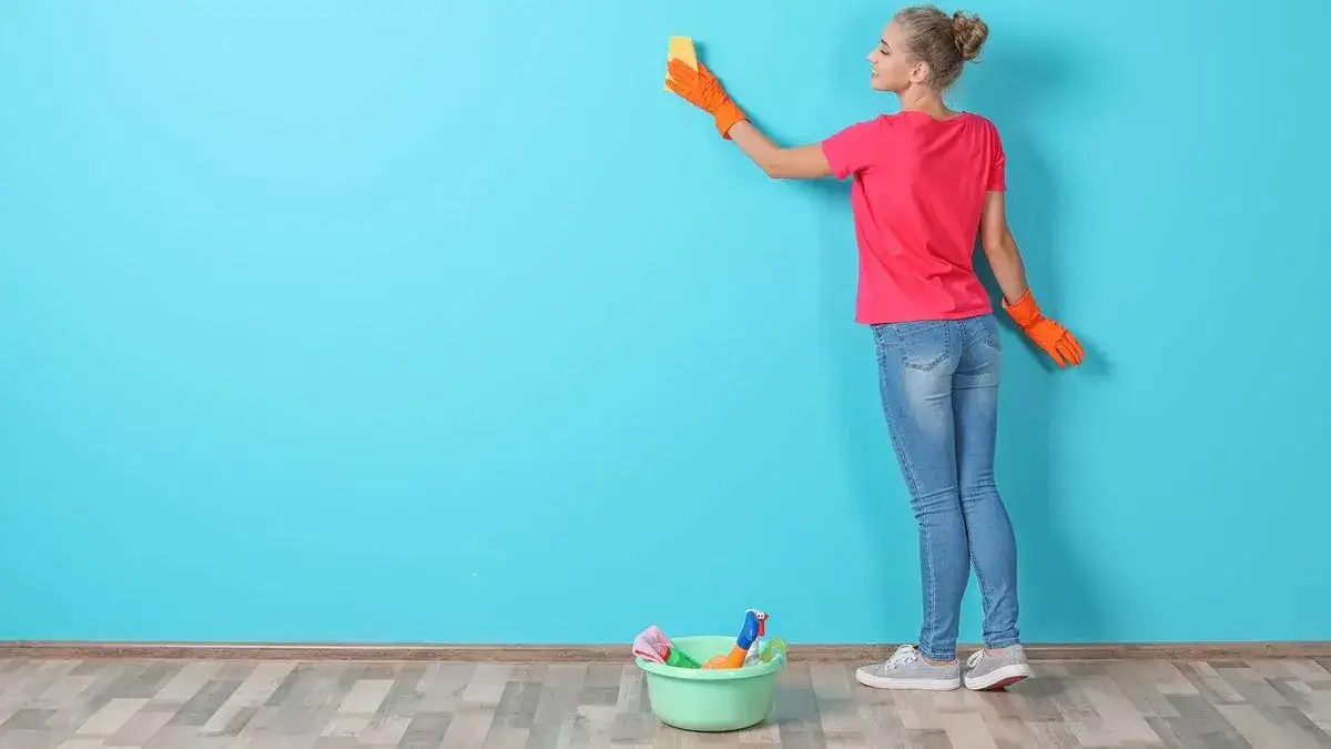 Zdjęcie Skuteczne sposoby na to, czym odtłuścić ściany w kuchni