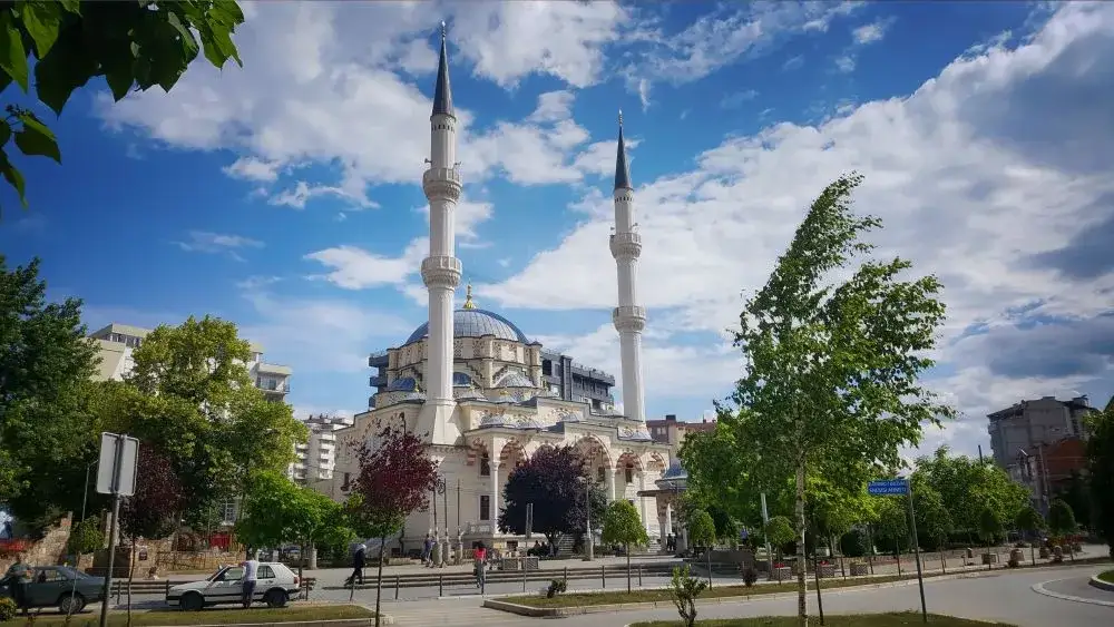 Zdjęcie Czy w Kosowie jest bezpiecznie? Wszystko co musisz wiedzieć przed podróżą