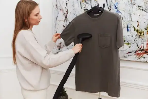 Zdjęcie Jak prać bluzę, aby nie straciła koloru i kształtu? Sprawdź!