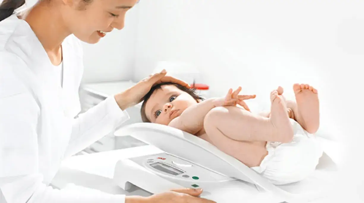 Zdjęcie Ile powinno ważyć 5 miesięczne dziecko? Praktyczna tabela wagi