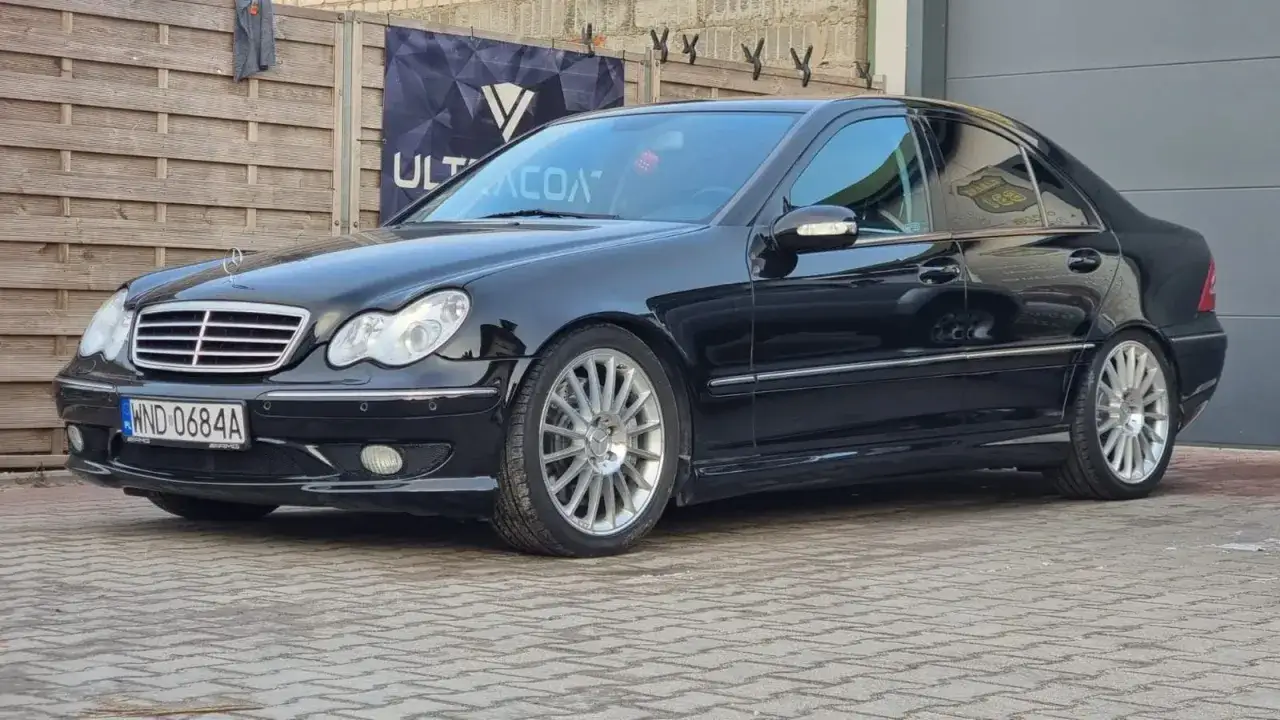 Zdjęcie Mercedes-Benz C32 AMG - wyjątkowe osiągi i potencjalne problemy