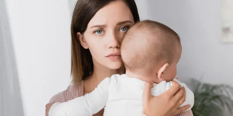 Zdjęcie Biegunka u noworodka karmionego piersią – objawy, które musisz znać