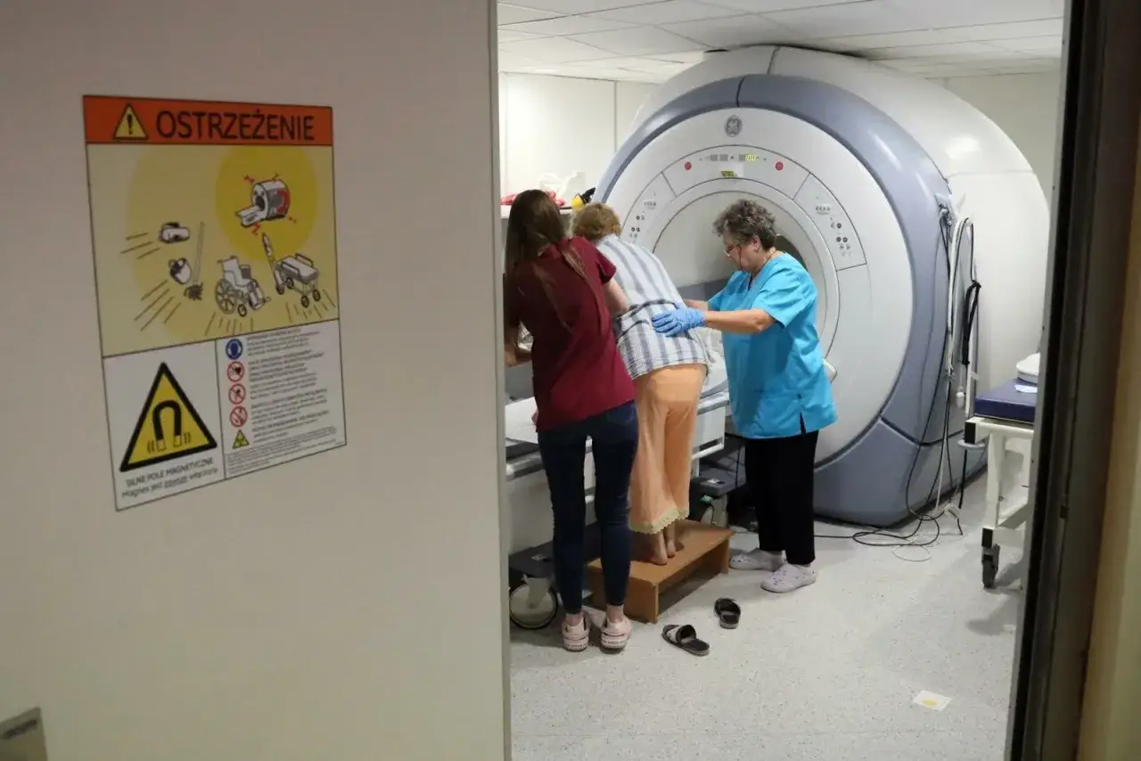 Zdjęcie Ile się czeka na wynik tomografii głowy? Poznaj prawdę o czasach oczekiwania