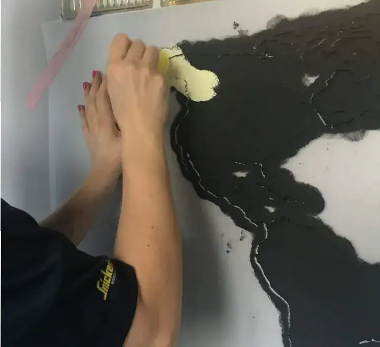 Zdjęcie Jak malować farbą magnetyczną? Proste kroki, które musisz znać!