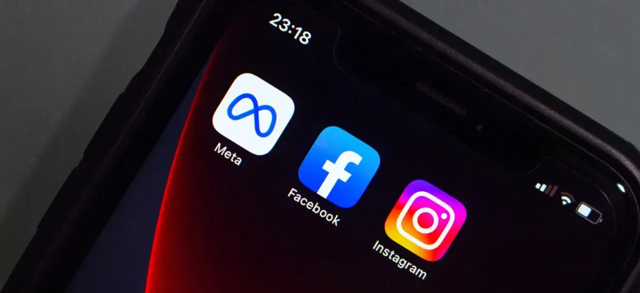 Zdjęcie Czy warto połączyć Instagram z Facebookiem? Korzyści, wady i praktyczne porady