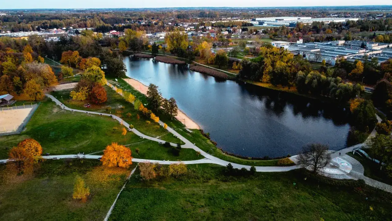 Stawy Jana Ł&oacute;dź panorama plaża i kąpielisko