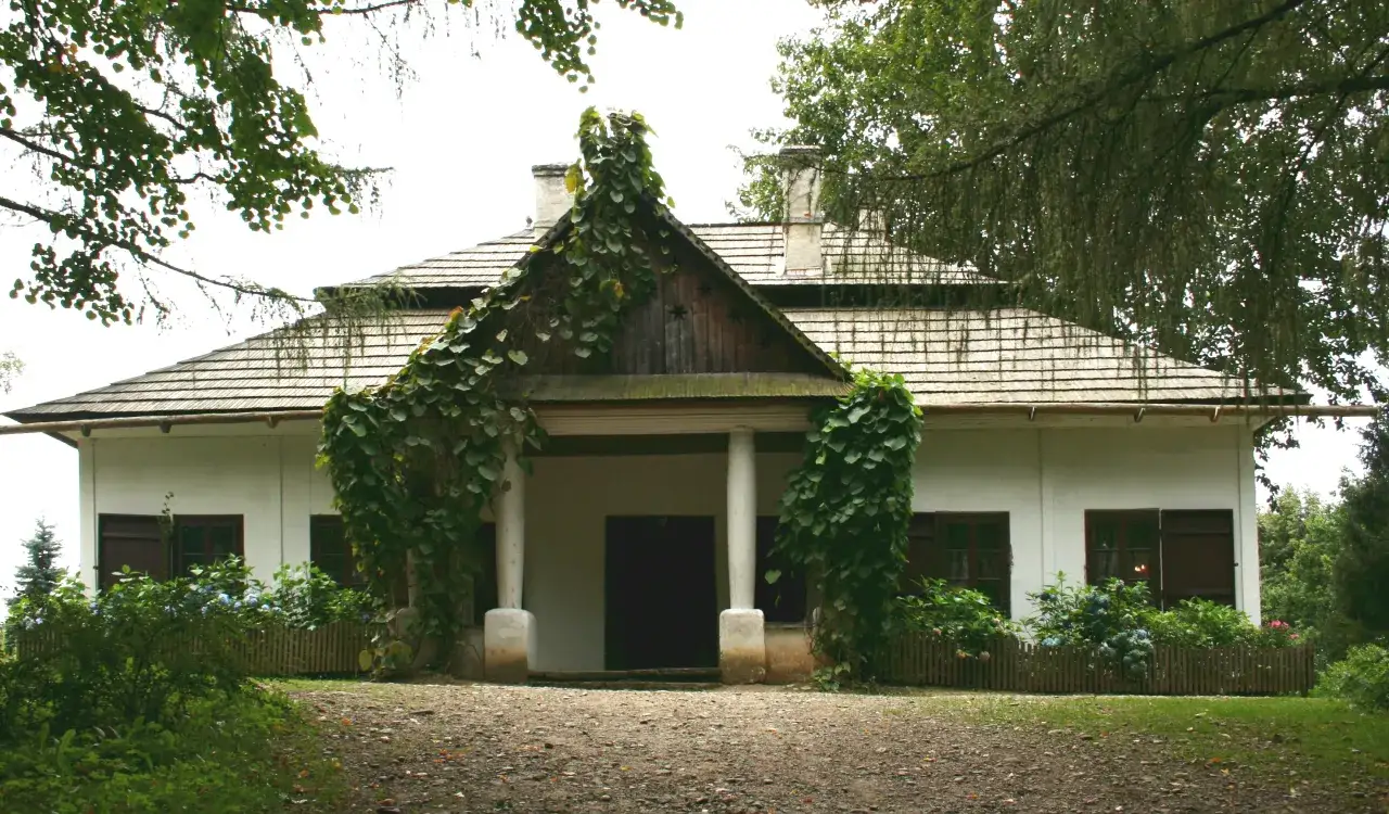 Sądecki Park Etnograficzny Nowy Sącz dwór rdzawa