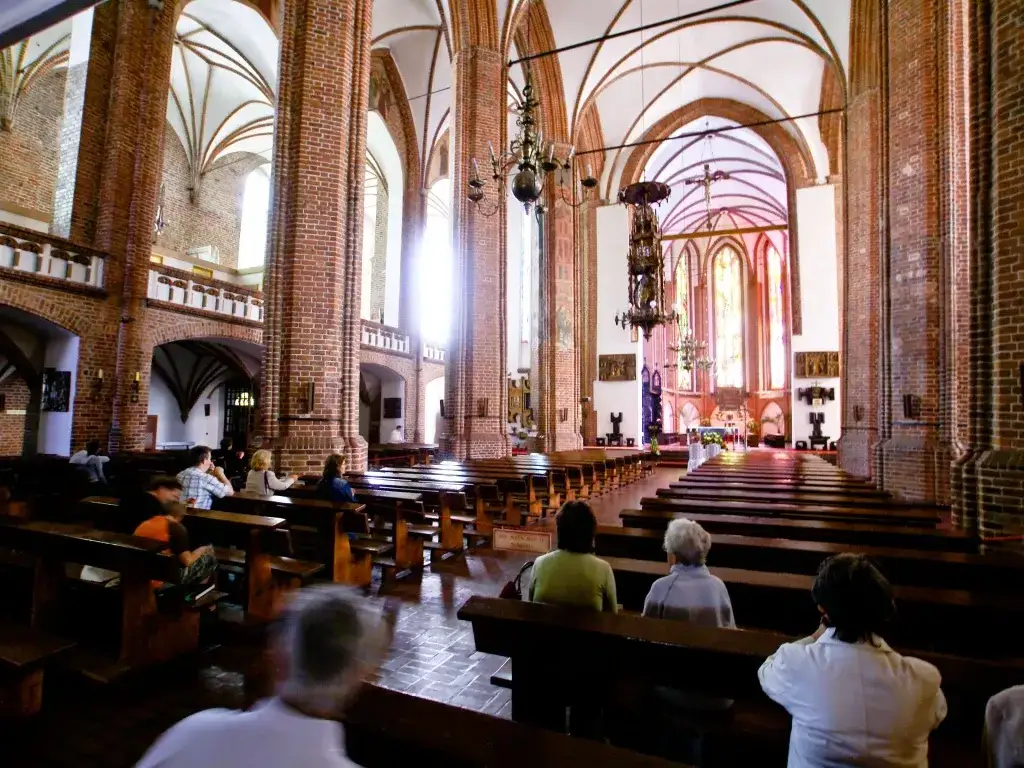 Bazylika Kołobrzeg wnętrze