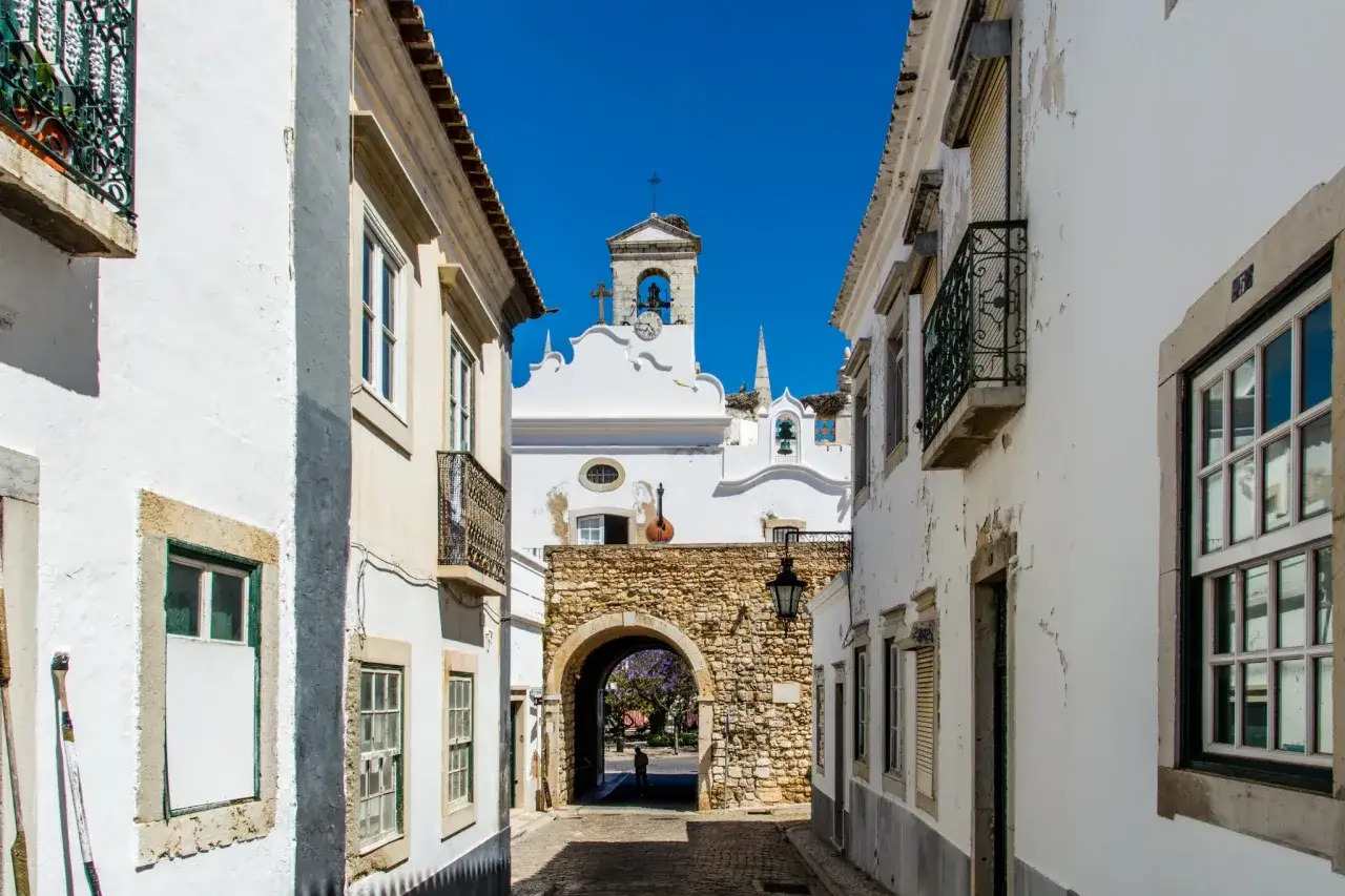 Faro Cidade Velha