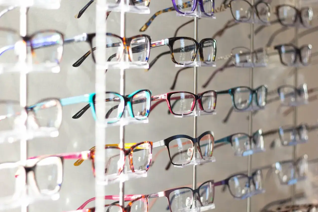 Okulista optometrysta współpraca schemat