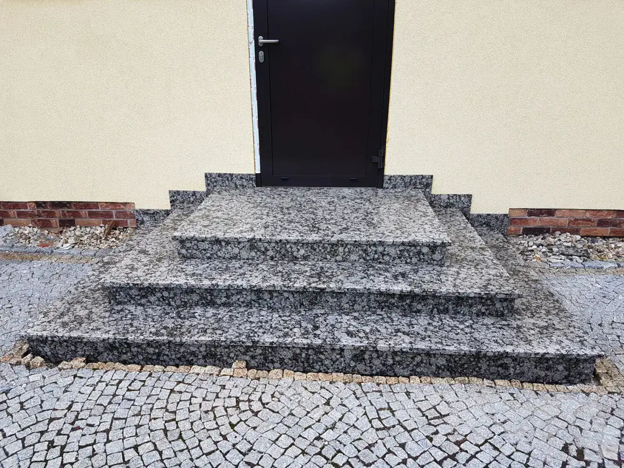 Impregnacja kamiennych schodów