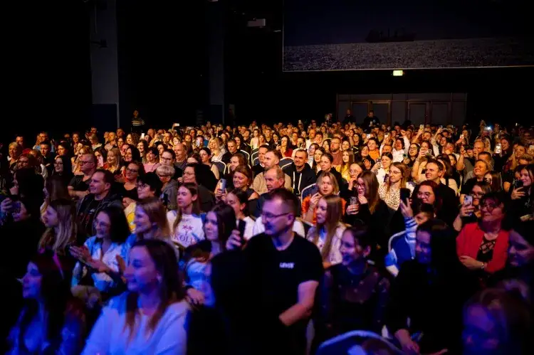Skolim na scenie koncertowej, publiczność