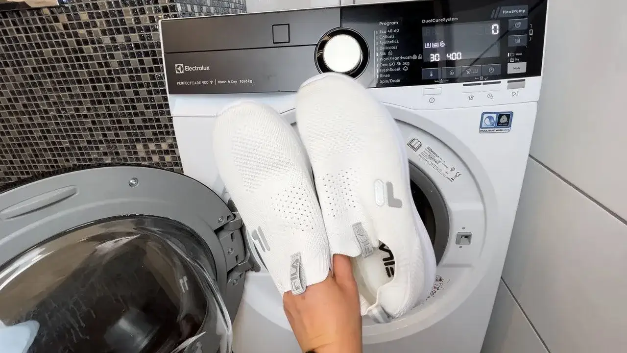 Zdjęcie Jak prać pluszowe kapcie, aby nie zniszczyć ich miękkości