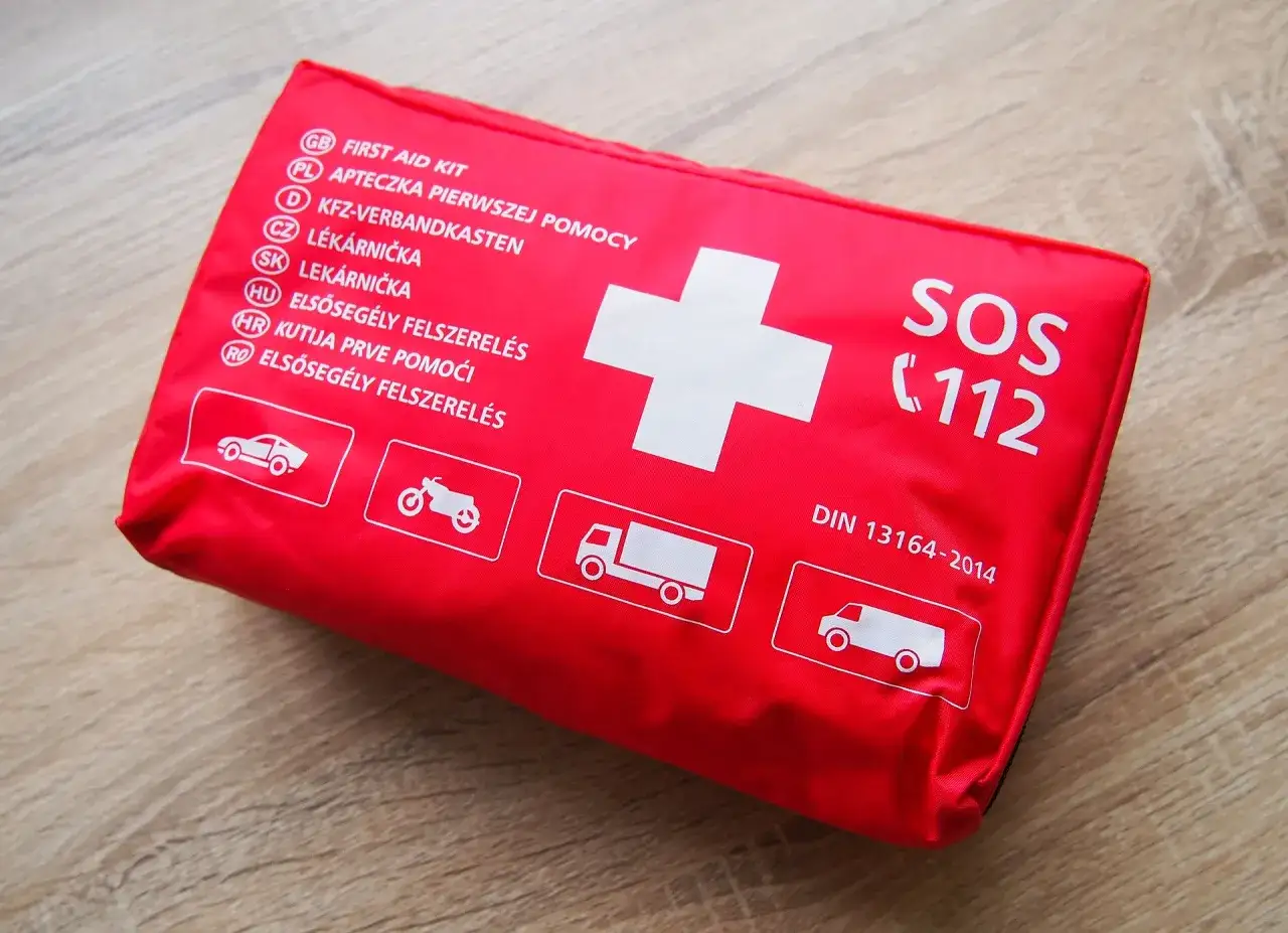 Apteczka samochodowa obowiązkowa Polska przepisy