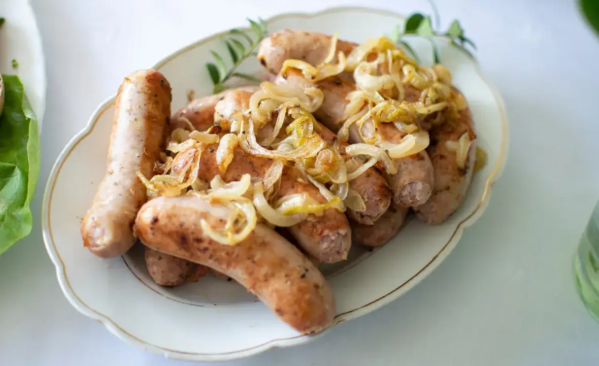 biała kiełbasa r&oacute;żne metody przygotowania