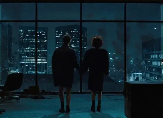 Kadr z filmu Fight Club David Fincher estetyka mroku
