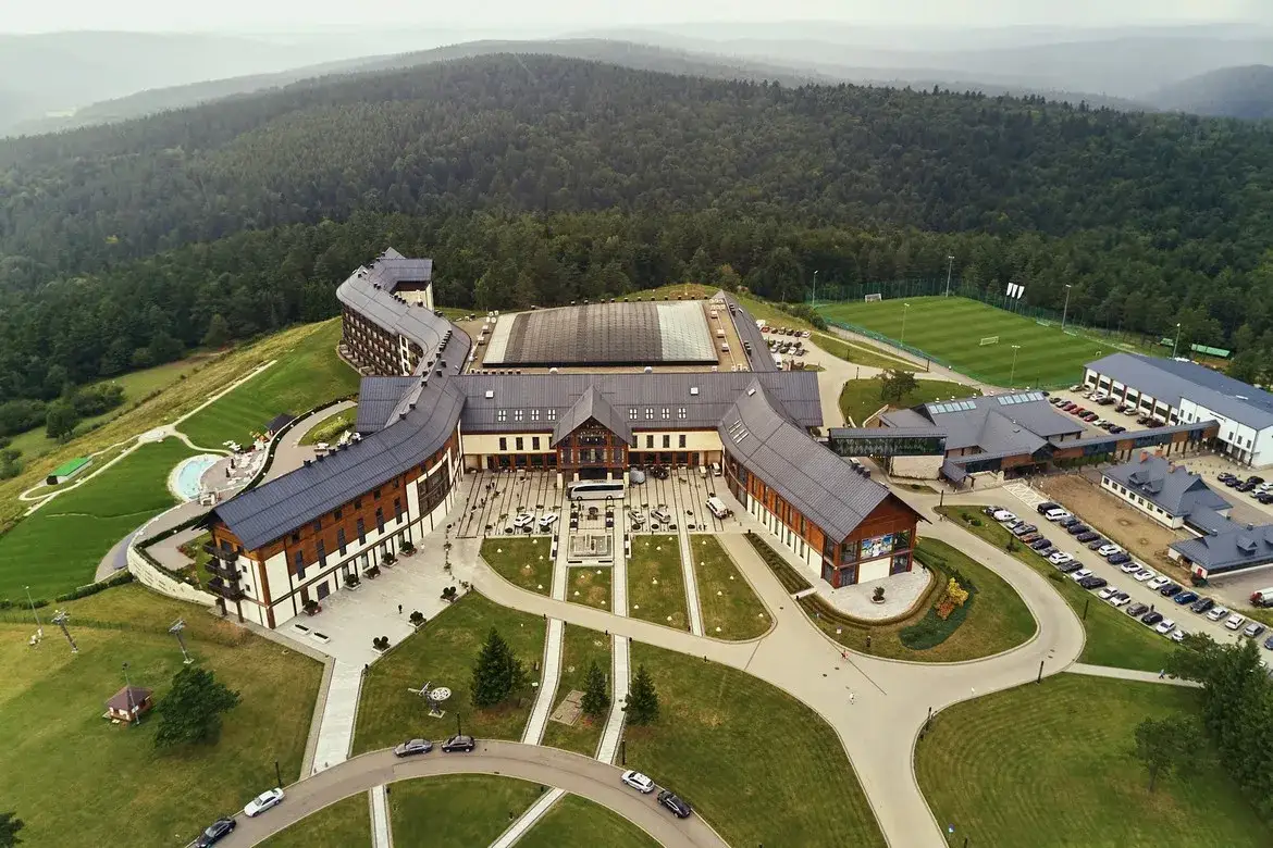 Hotel Arłam&oacute;w widok z lotu ptaka