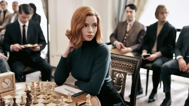 serial gambit kr&oacute;lowej