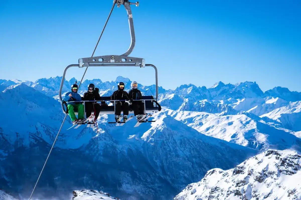 narty grudzień alpy