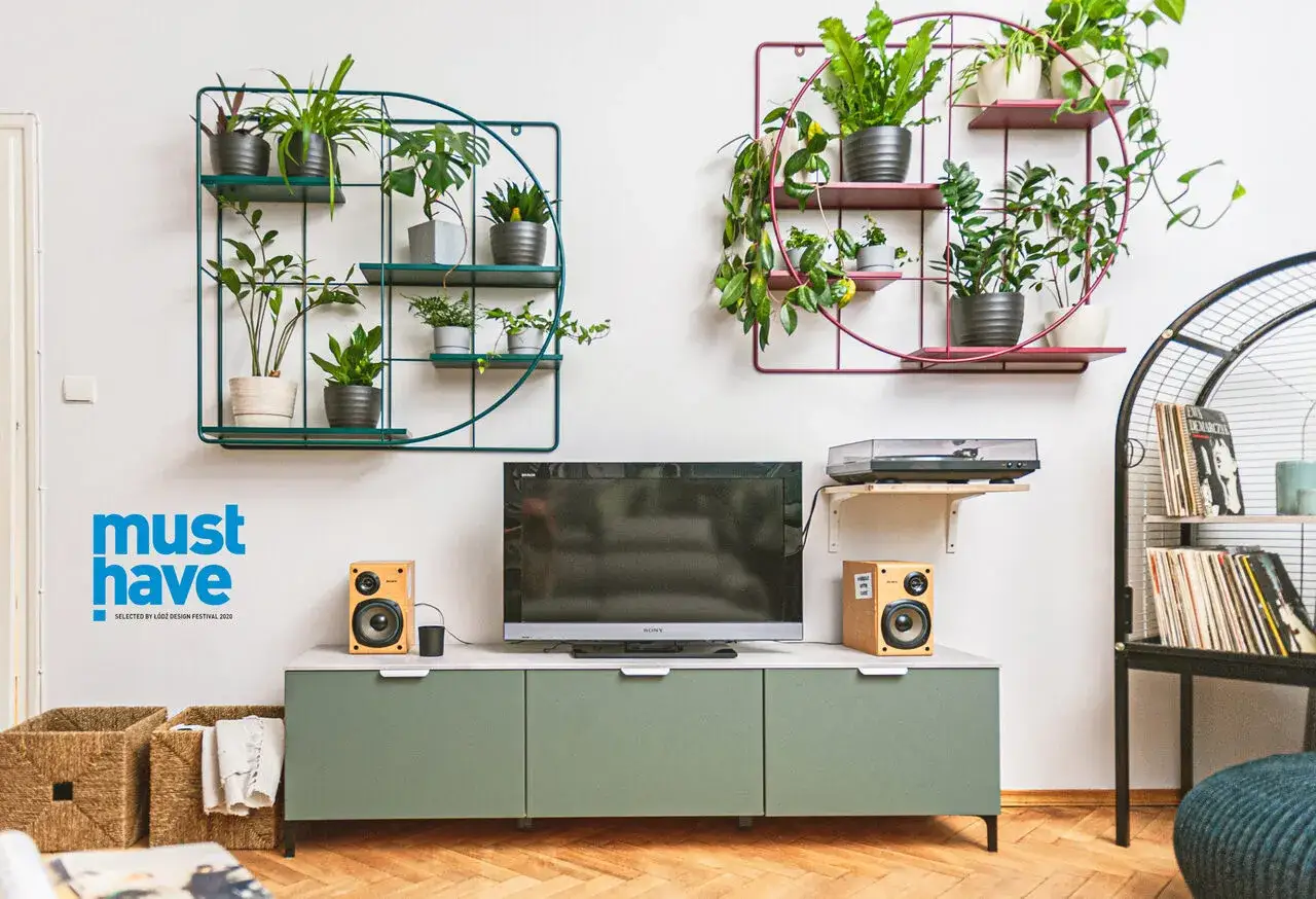 r&oacute;żne style kwietnik&oacute;w na ścianę inspiracje