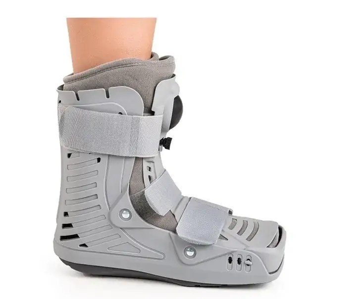 Zdjęcie Jakie buty po złamaniu śródstopia? Wybierz najlepsze wsparcie dla stopy