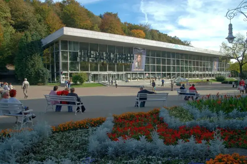 Krynica-Zdr&oacute;j deptak pijalnia w&oacute;d mineralnych