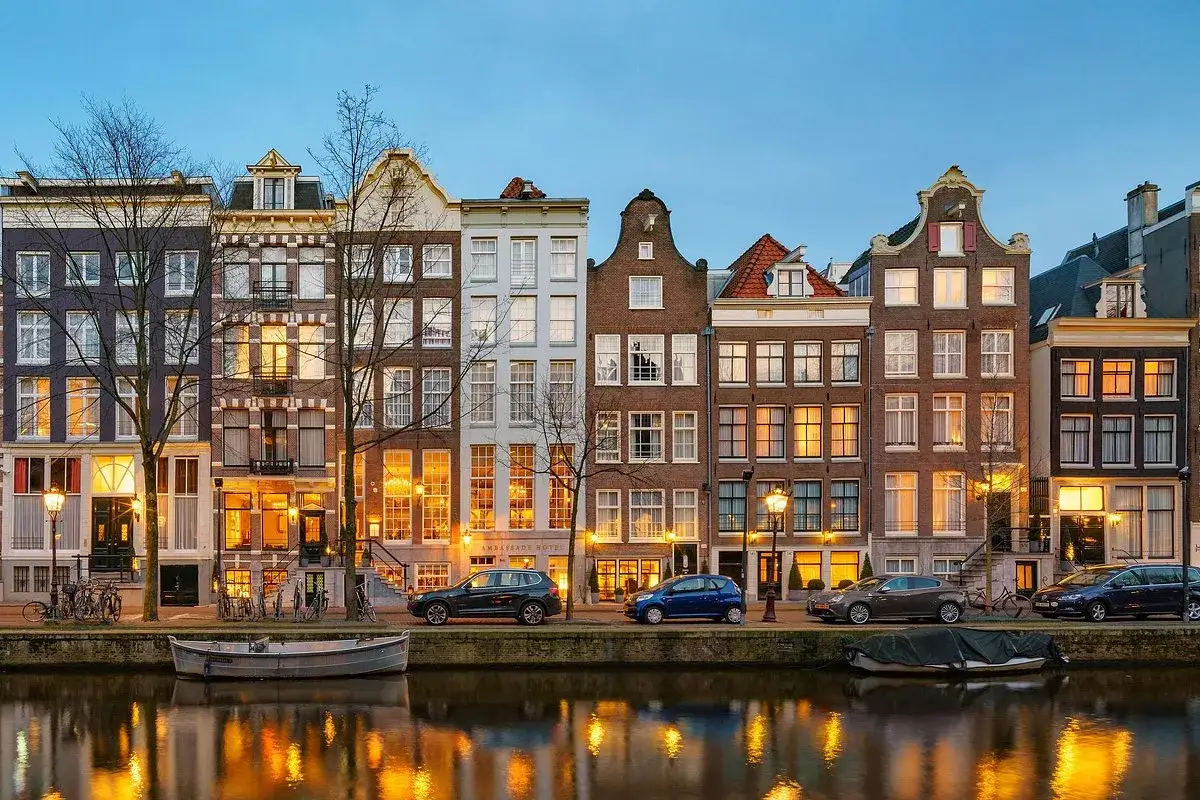 Hotel con vista sui canali di Amsterdam