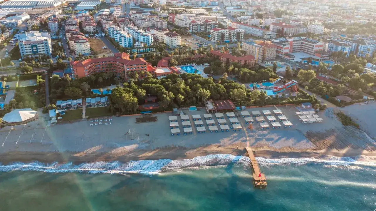 Bazar w Konaklı, Wieża Zegarowa Konaklı, plaże Konaklı
