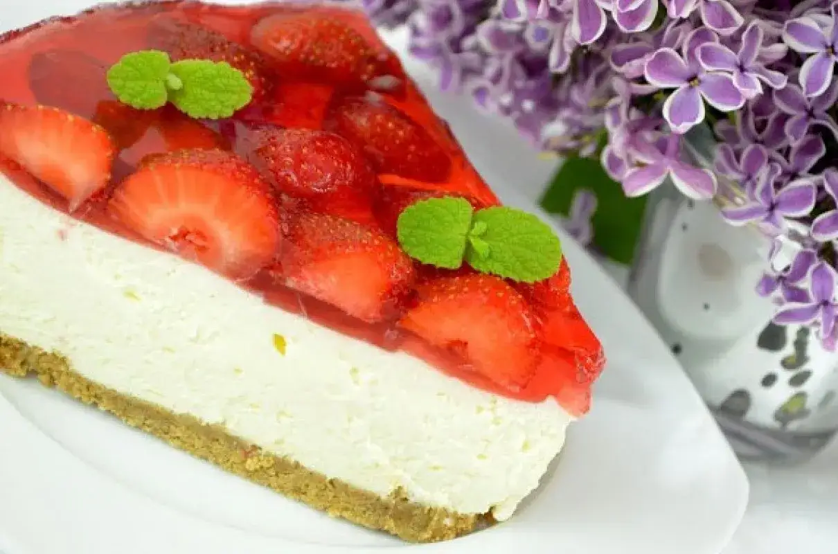 sernik na zimno z mascarpone i galaretką