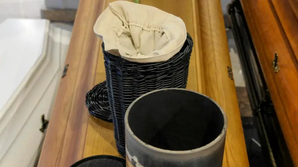 kolumbarium las pamięci urna biodegradowalna