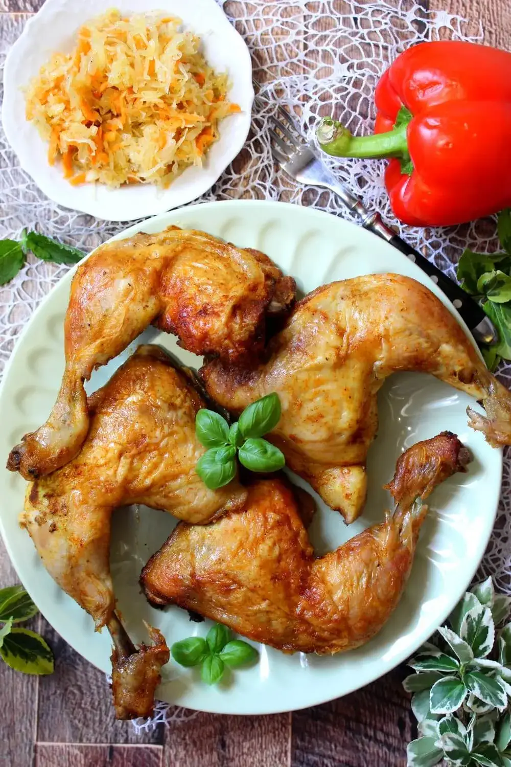 Zdjęcie Z czym podać pieczone udka z kurczaka, by zachwycić gości?