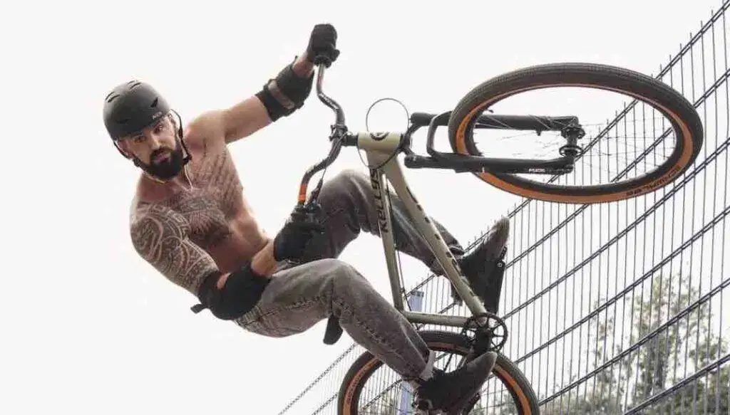 Zdjęcie Wojciech Gola wiek - Jak jego lata wpływają na karierę sportową?