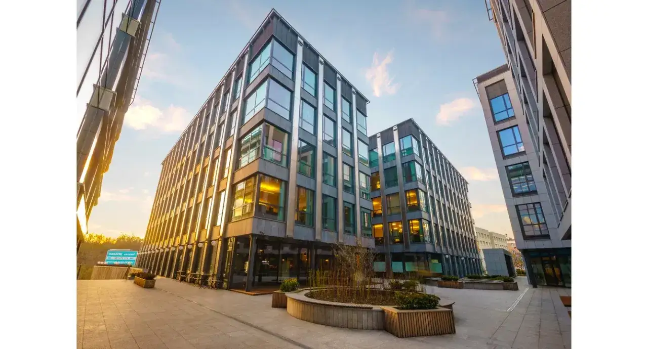 Zdjęcie Syndrom chorego budynku co to? Objawy, przyczyny i jak uniknąć problemów