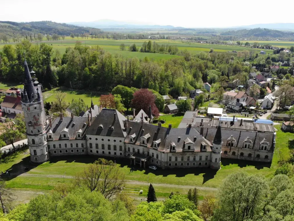 Zdjęcie Pałac w Bożkowie: Historia, tajemnice i stan zabytku w ruinie