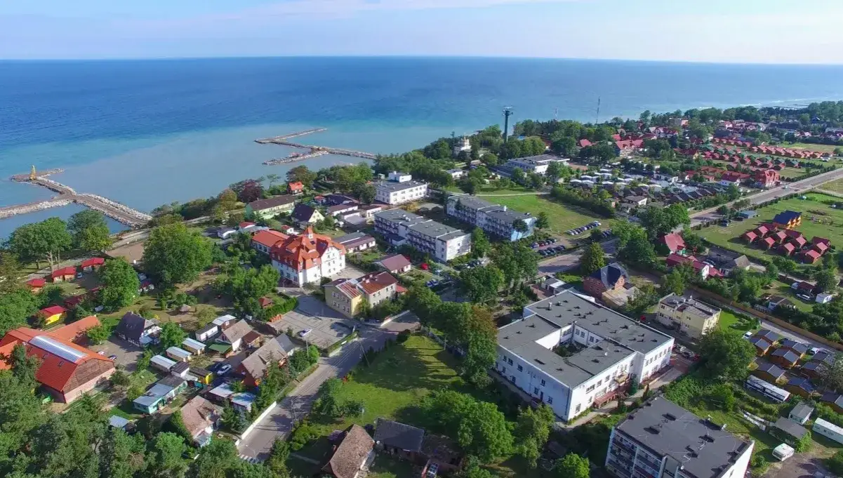 Zdjęcie Gdzie leży Jarosławiec nad morzem? Odkryj jego lokalizację i atrakcje