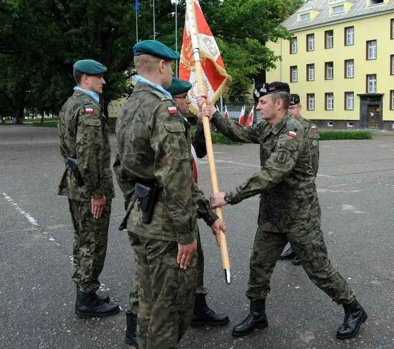 Zdjęcie Generał dywizji Marek Tomaszycki: kontrowersje i osiągnięcia w armii