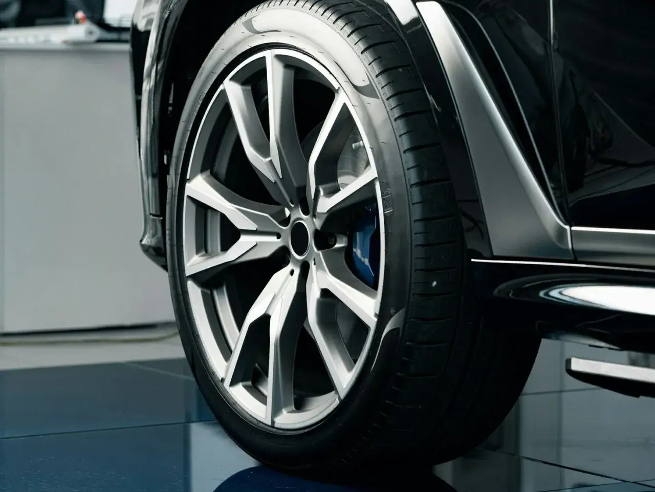 Zdjęcie Stylowe koła BMW: jak wybrać idealne felgi dla swojego auta