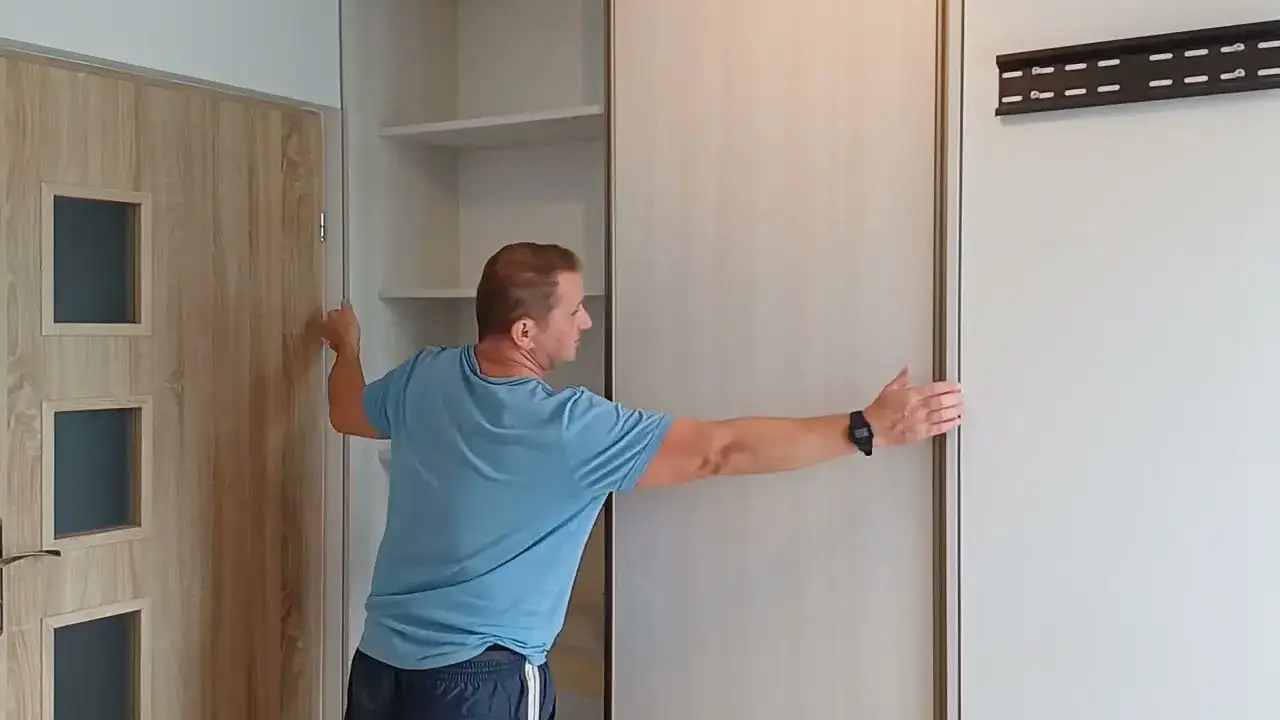 Zdjęcie Jak zrobić szafę wnękową z drzwiami otwieranymi bez zbędnych błędów