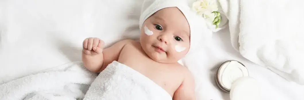 Zdjęcie W czym kąpać dziecko z alergią, aby uniknąć podrażnień skóry?