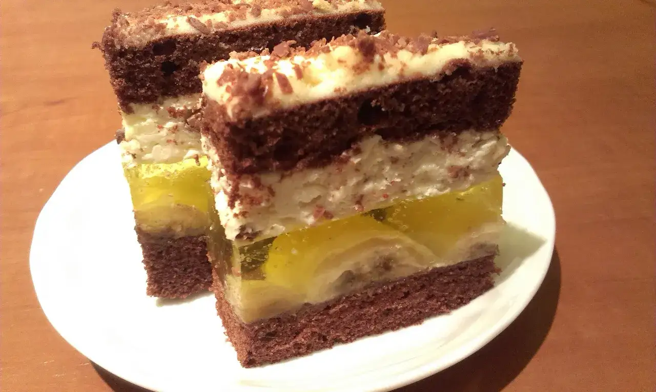 Zdjęcie Przepis na ciasto Jamajka z bananami, które zachwyci Twoich gości