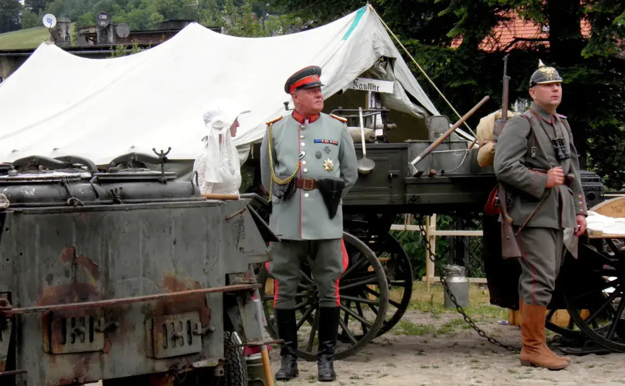 wojskowa groch&oacute;wka kocioł polowy