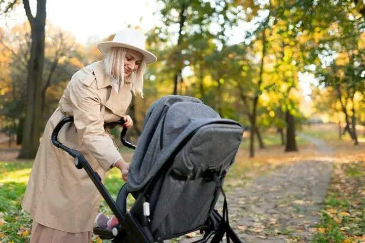 Zdjęcie Kiedy można z dzieckiem wyjść na spacer, aby uniknąć zagrożeń?