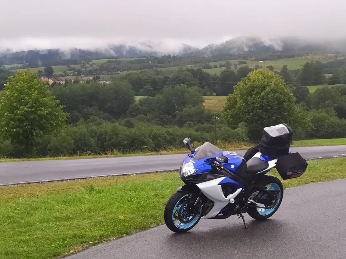 motocykliści na postoju Bieszczady